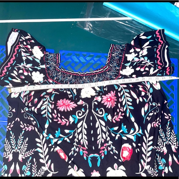 Plus! Black Floral Shift Top - Picture 9 of 9